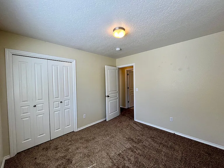 16426 N Asbury Dr — Photo 21