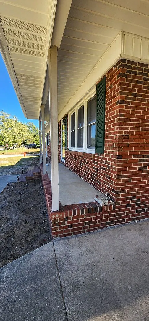Holly Hills — Photo 2