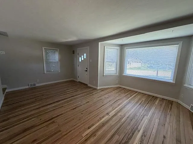 1530 Hill Ave — Photo 2