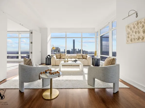 151 East 58th Street image 2 of 22