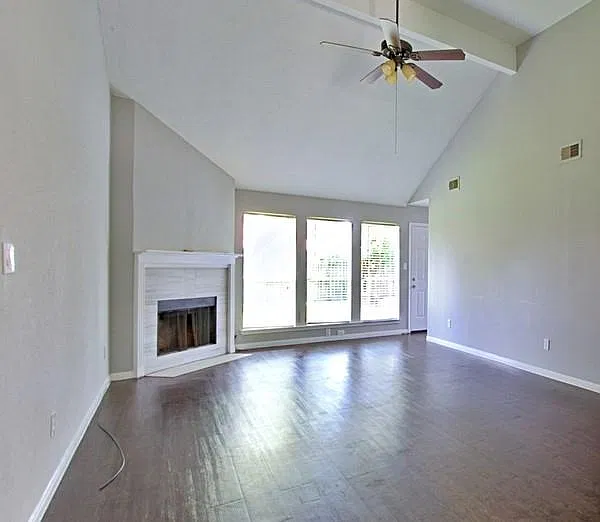 4 bed, 2.0 bath, 1662 sqft, $2,100 — Photo 4