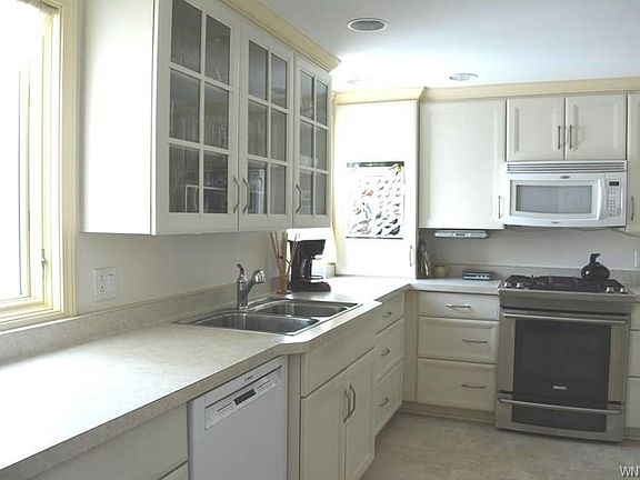 5th image of 289 Ashford Ave