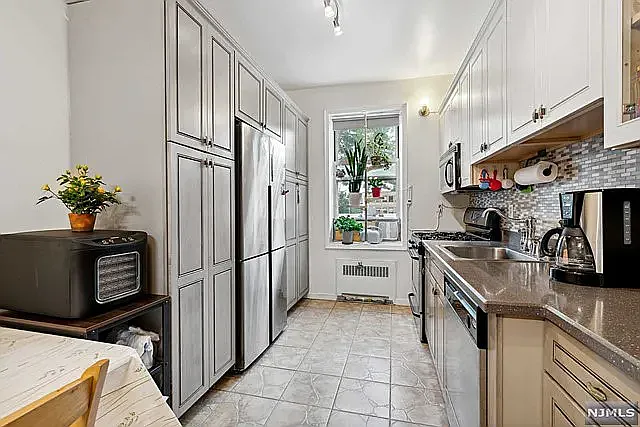 995 Teaneck Rd #2P — Photo 6