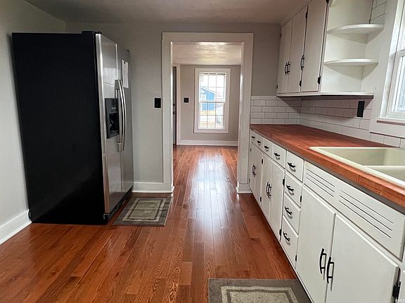 5th image of 1609 E Wheeler St