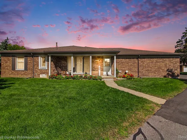 49280 Arlington Ct, Shelby Township, MI 48315