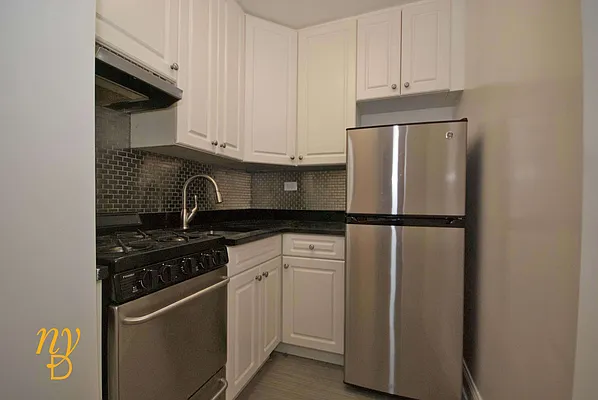 Rented by New York Dwellings LLC | media 9