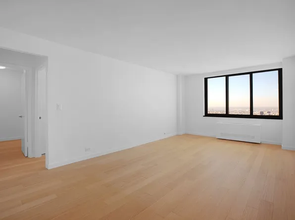 124 West 60th Street image 1 of 25