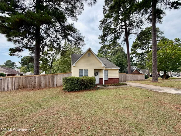 2010 Red Oak Dr, Brandon, MS 39042