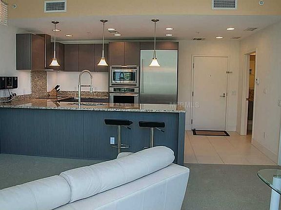 5th image of 175 1st St S APT 304