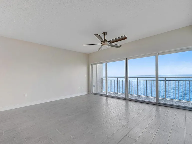 1805 Riverside Dr — Photo 51