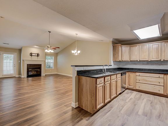 3rd image of 306 Silverhawk Way #8