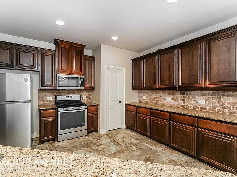 401 Bamborough Dr — Photo 9