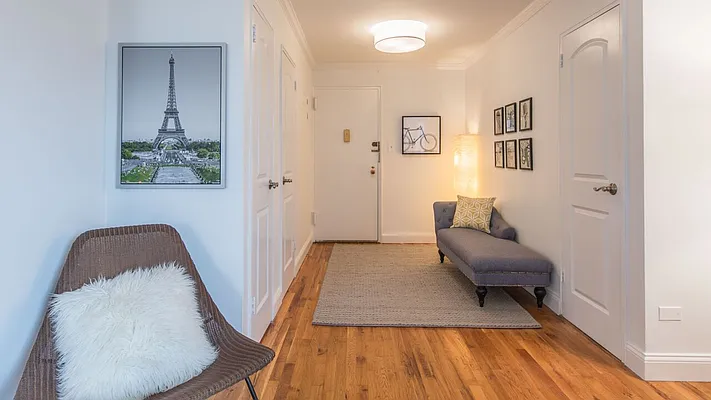 Sold by Garfield Realty  | media 20