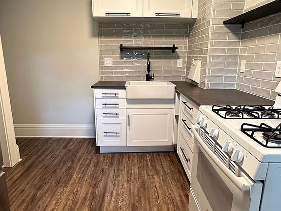 3rd image of 2316 Harriet Ave