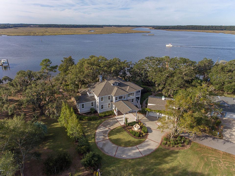 1st image of 10 Country Club Drive