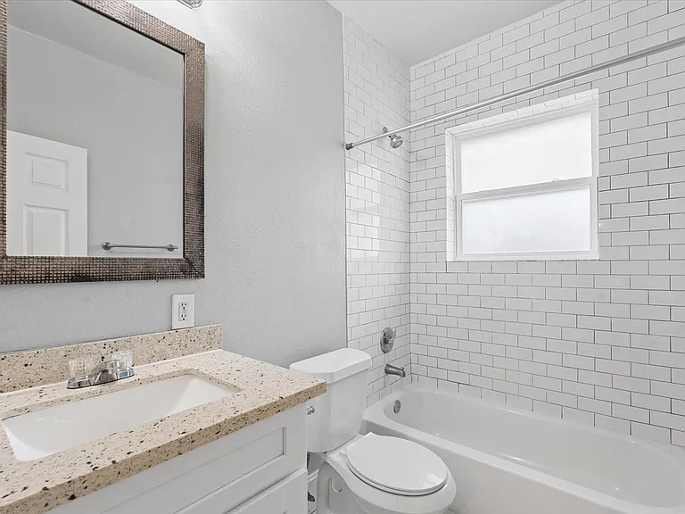 2614 Isabella St — Photo 8