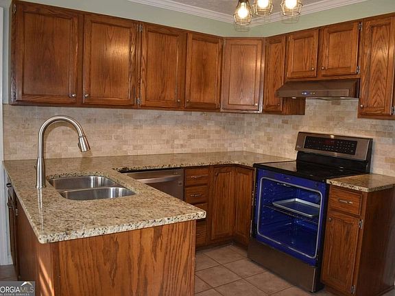 5th image of 2074 Rockdale Cir