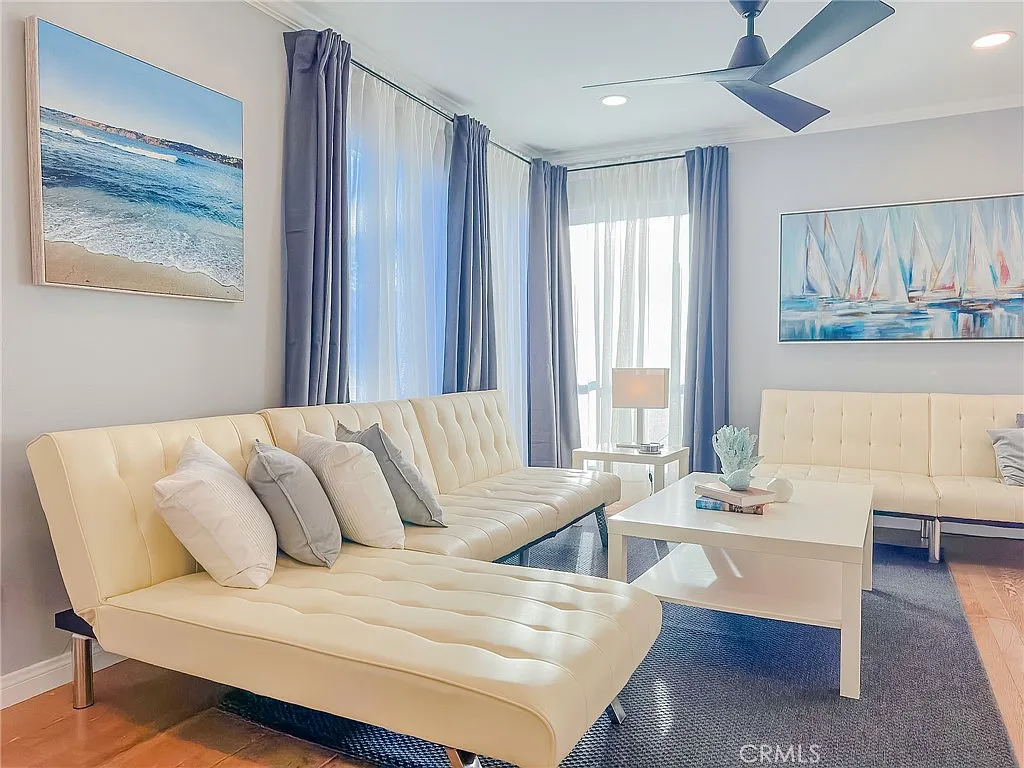 2 bed, 826 sqft, $5,450 — Photo 4