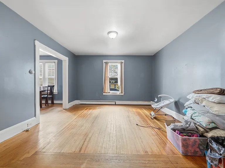 2 Oakland Ave — Photo 14