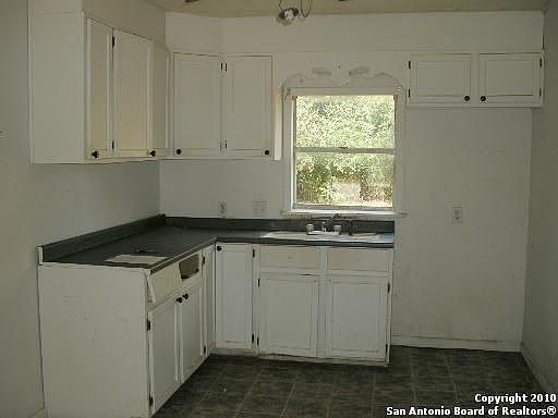 3rd image of 918 San Antonio Ave