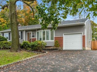 42 Rensselaer Dr, Commack, NY 11725