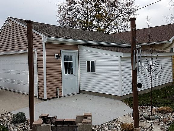 4th image of 204 E Jeanette St