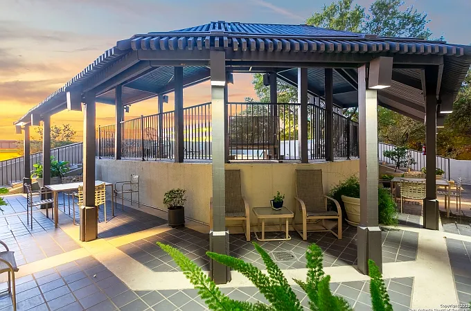 Dream Condo in Heart of Medical Center — Photo 4