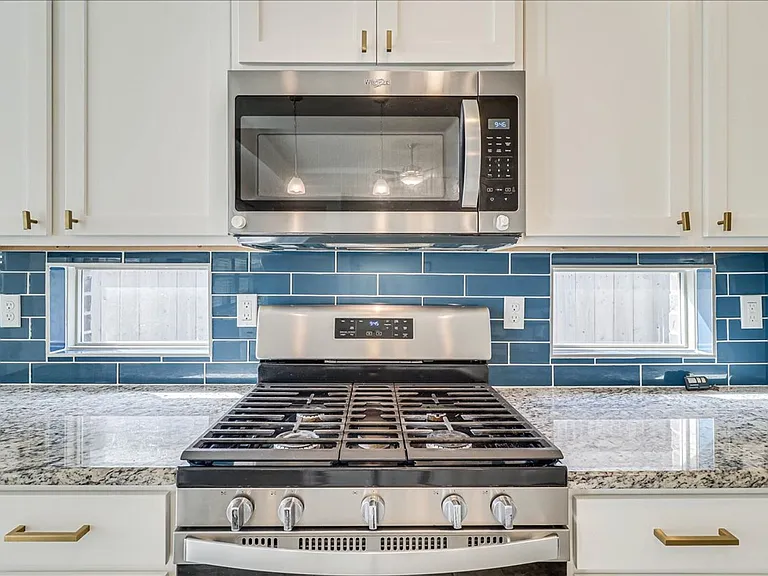 8010 Calma St — Photo 15