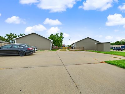 601-603 Huehl Cir #605-607, Salina, KS, 67401