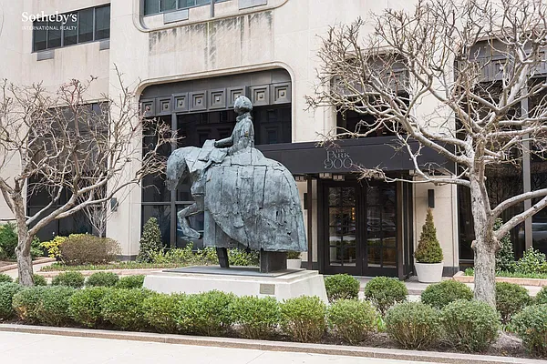 Sold by Sotheby's International Realty | media 14