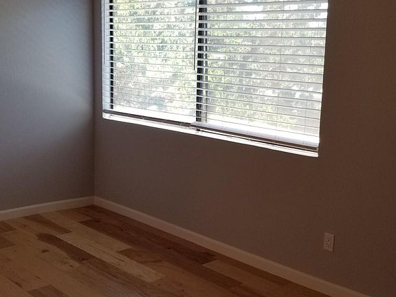 4th image of 855 Brookline Dr APT K