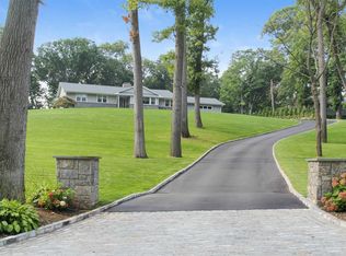 3 Rolling Hill Rd, Old Westbury, NY 11568
