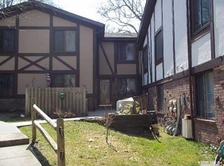 21 Birchwood Rd #5, Coram, NY 11727