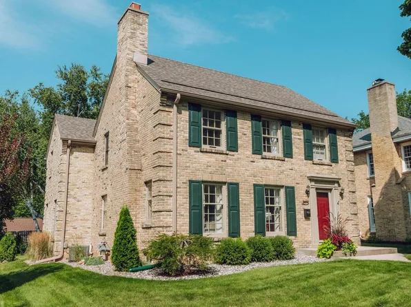 2571 North 81st STREET, Wauwatosa, WI 53213