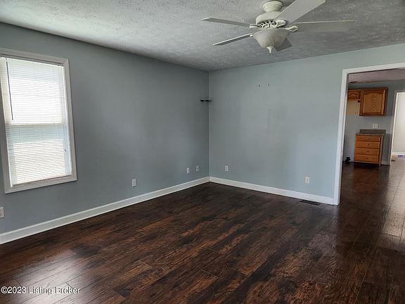 2nd image of 415 Marcus St