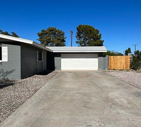 2nd image of 238 E Manhatton Dr
