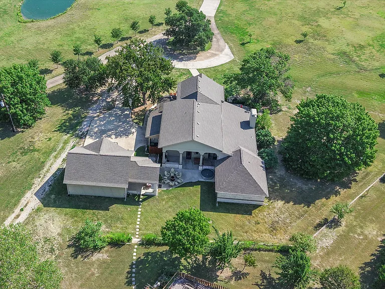 2309 Parker Rd — Photo 38