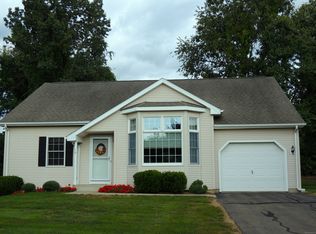 10 Hillside Farms Dr UNIT 10, Broad Brook, CT 06016