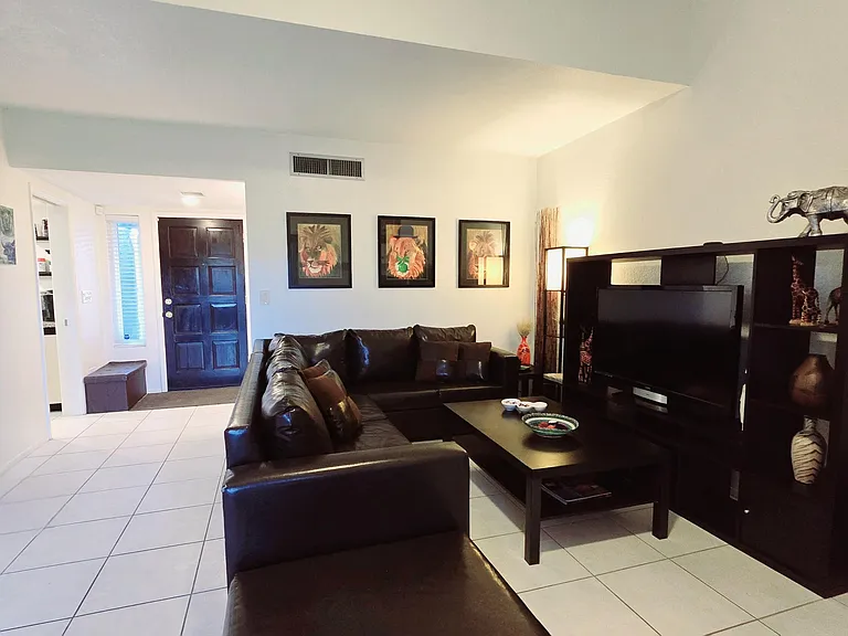 3478 N Richland Dr — Photo 3