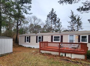 7 1st St, Pocasset, MA 02559
