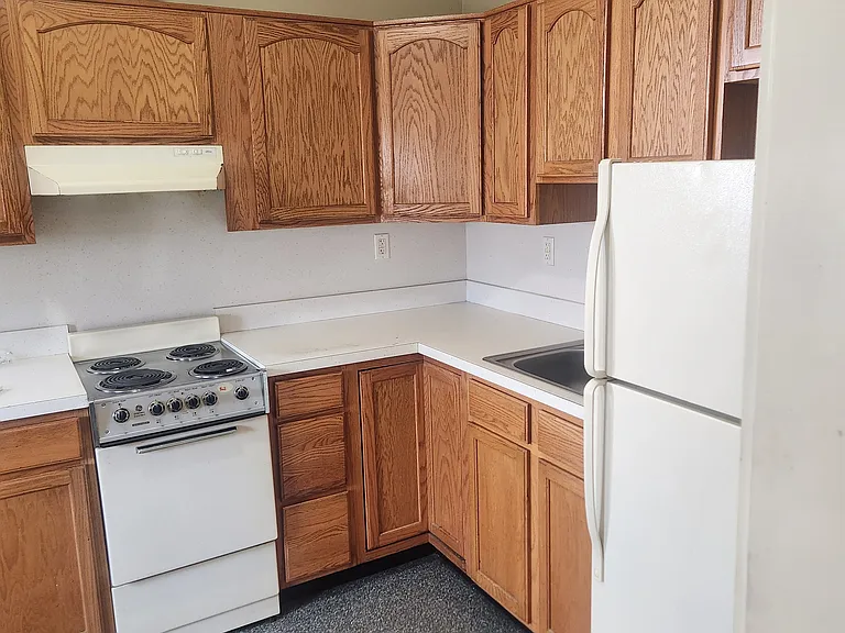 244 N 3rd St #3 — Photo 12