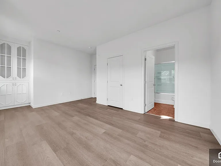 1905 Cambridge Dr — Photo 10