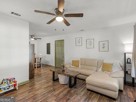 2nd image of 3790 Sweetbriar Cir