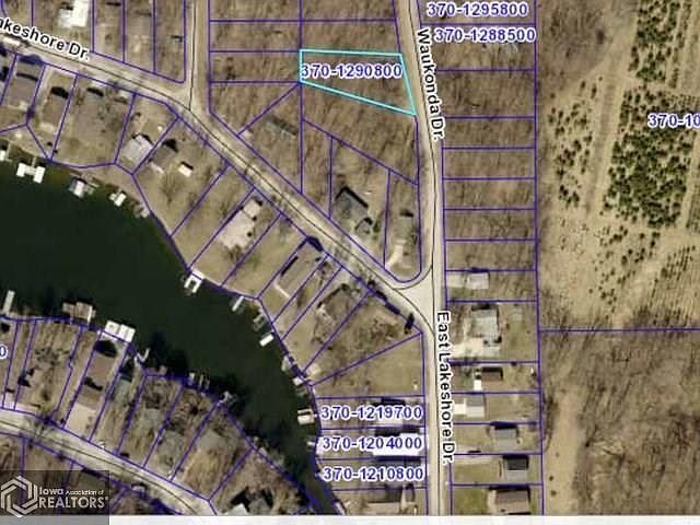 1st image of 6151 Waukonda Dr