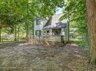 2150 Titania Rd, Tobyhanna, PA 18466