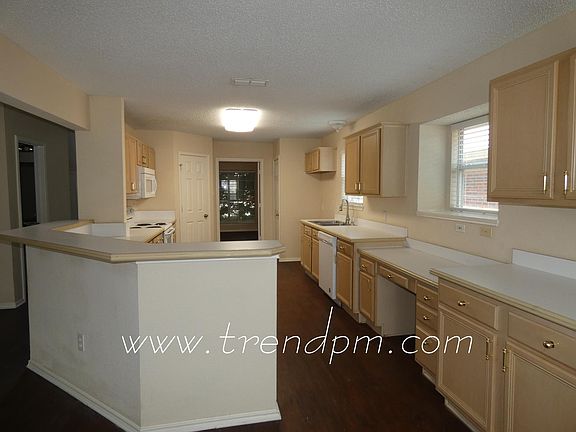 4th image of 6902 Westover Way