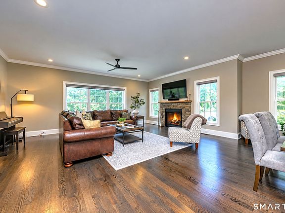 3rd image of 184 Wells View Road #184