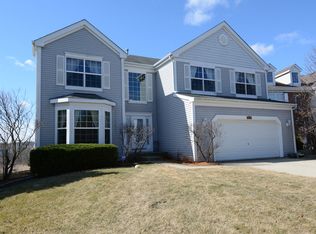 216 Emerald Dr, Streamwood, IL