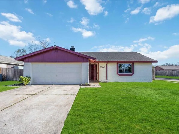 2302 Green Knoll Dr, Houston, TX 77067