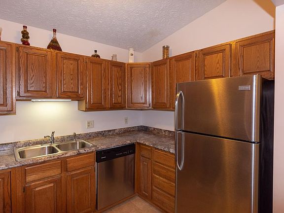 3rd image of 1022 Clarinet Blvd E #1022